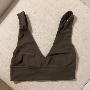 lululemon Align V-Neck Bra. Size 4 C/D. color NOMD (Olive Green)
